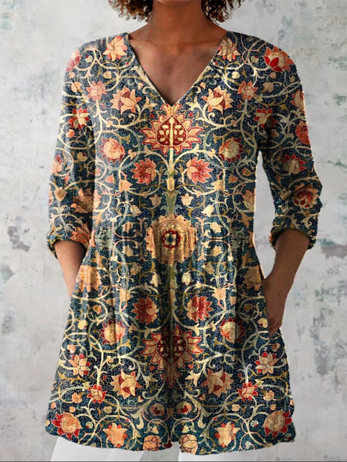 Céline | Lange Bluse mit V-Ausschnitt