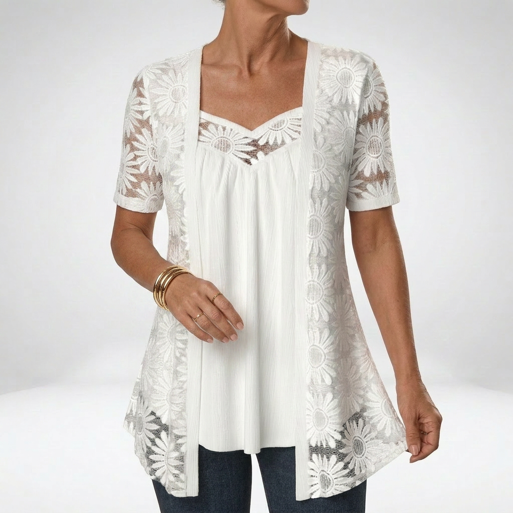 Prudence™ | Weiße Bluse mit Spitze und kurzen Ärmeln