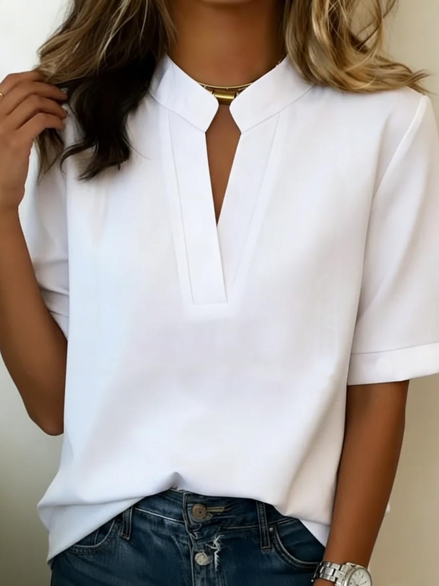 Margaux | Chic Bluse mit V-Ausschnitt und goldenen Details