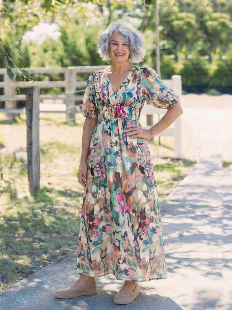 Eulalie | Midi-Kleid mit kurzen Ärmeln und geraffter V-Ausschnitt