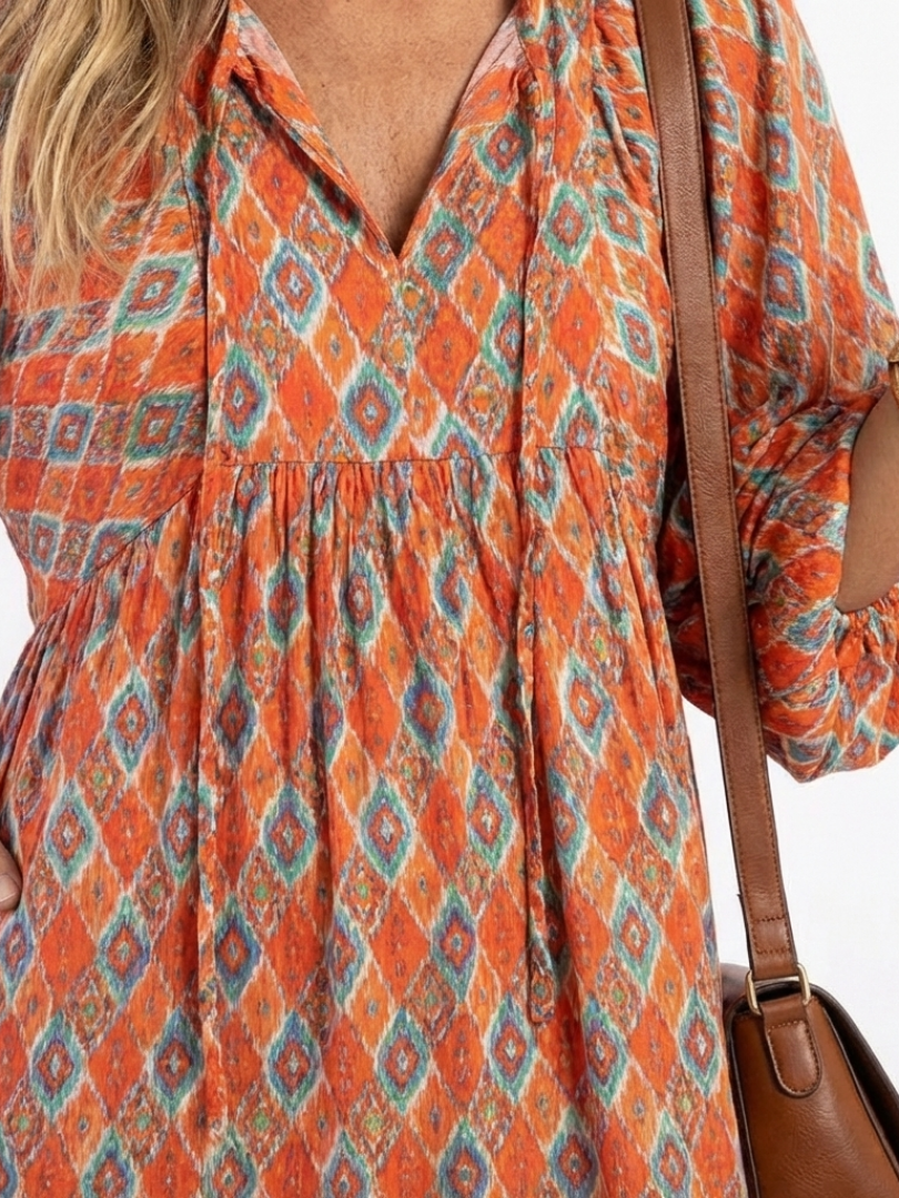 Amara | Midi-Kleid mit geometrischem Muster und V-Ausschnitt