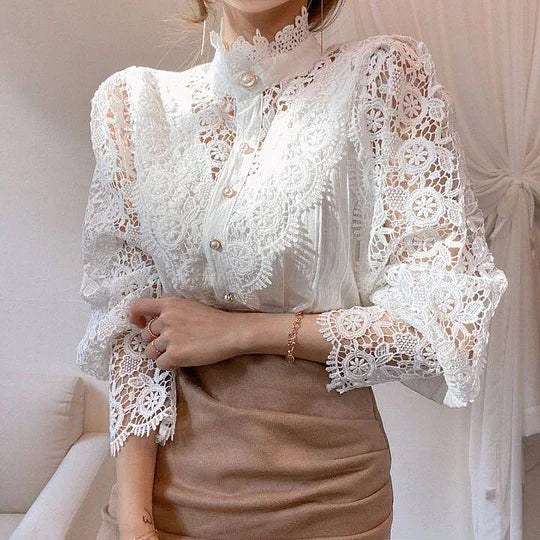Tove | Langärmlige Bluse mit Spitze und Details