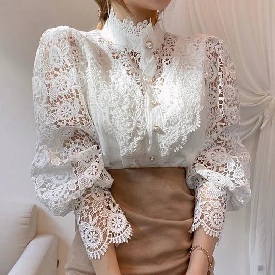 Tove | Langärmlige Bluse mit Spitze und Details