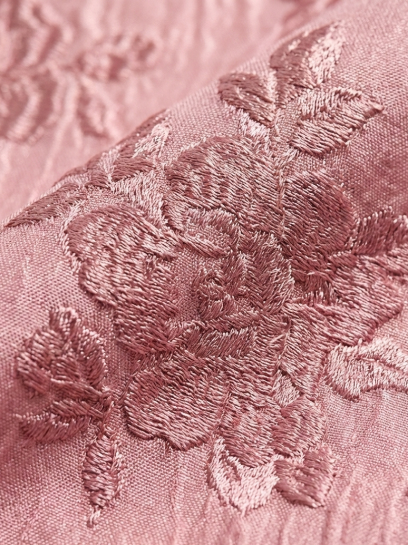 Xanthea | Maxikleid mit kurzen Ärmeln und texturiertem Blumen-Gürtel