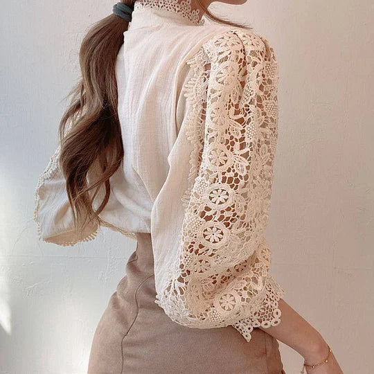Tove | Langärmlige Bluse mit Spitze und Details