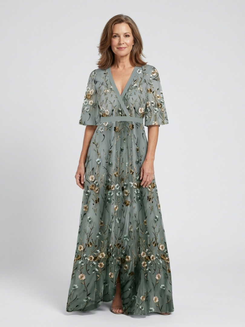 Evadne | Maxikleid mit kurzen Ärmeln und floralem V-Ausschnitt