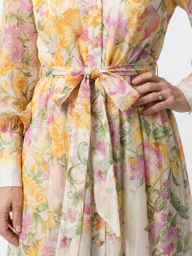 Cressida | Maxikleid mit langen Ärmeln in transparenter Blumenoptik