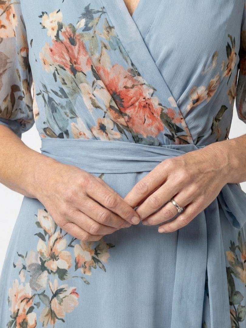 Elowen | Maxi-Wickelkleid mit V-Ausschnitt und floralem Muster